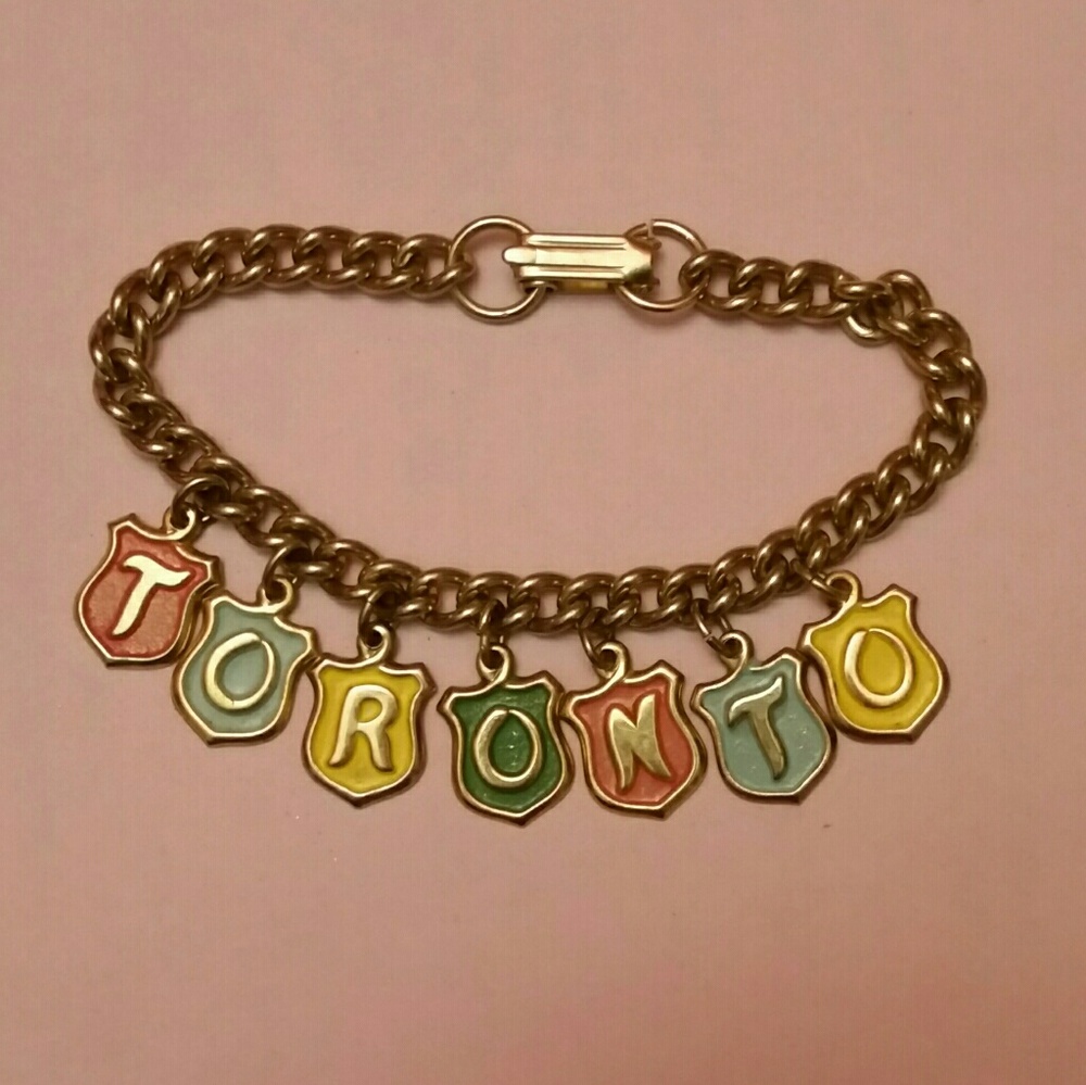 CANADA CHARM BRACELET